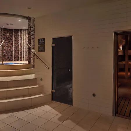 Marriott Hotel 5*